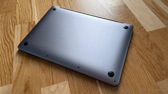 MacBook Pro 13″ M1 (2020) – baterie 96 % - 2