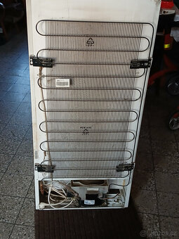 Stará lednička - 2