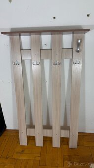 Předsíňová stěna s věšáky - 2