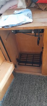 Skrinovy šicí stroj - 2