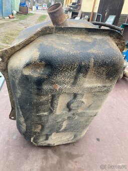 Suzuki samurai nádrž - 2