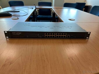 TP-LINK TL-SL2218WEB Switch, 16xLAN, 1xGLAN - 2