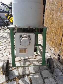 Prodám zahradní drtič - 2