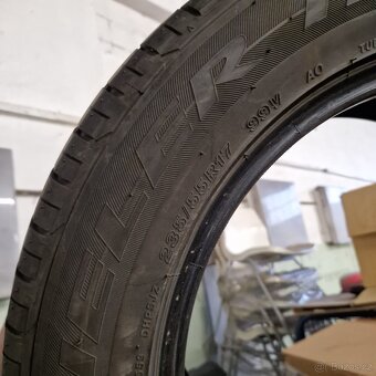 Letní pneu Bridgestone Traveler 235/55r17 dot 49/2018 - 2