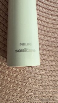 Philips Sonicare kartáček.Cena 700Kč - 2