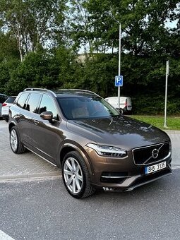 VOLVO XC90 MOMMENTUM D5 2.0D 165KW 4X4 - KOUPENO ČR - 2