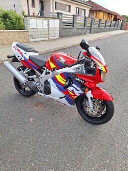 Honda cbr 900rr - 2