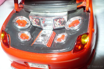 Model auto 1:18 Lexus SC 430 - 2