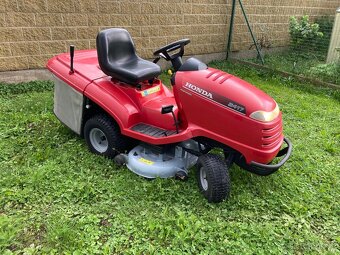 Zahradní traktor Honda 2417 - 2
