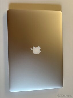 MacBook Pro - stříbrný - 2