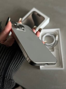 iPhone 15 Pro 128 GB Natural Titanium - 2