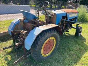 Traktor Zetor 25 - 2
