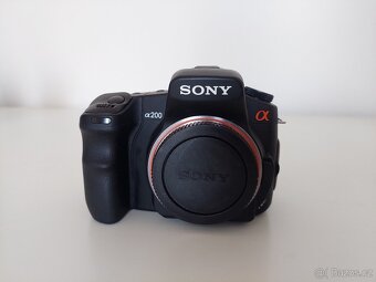 Sony A200, battery grip, příslušenství - 2