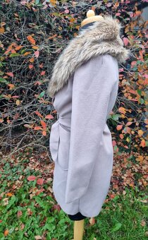 Lehký přechodový kabátek. - 2