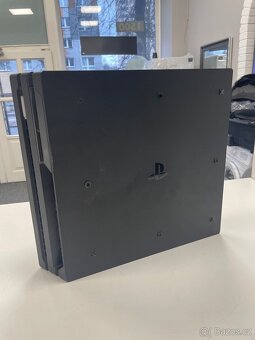 PlayStation 4 Pro - 2