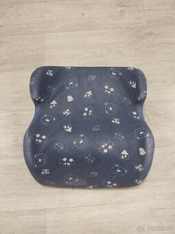 Podsedák do auta - 2