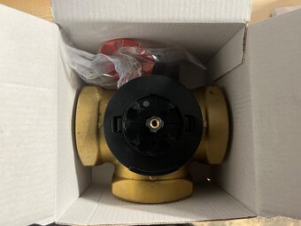 Trojcestný ventil se servomotorem ESBE - 2