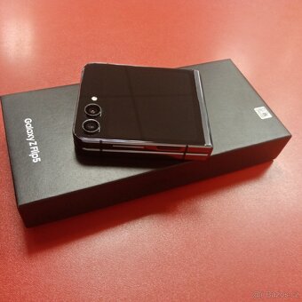 Samsung Galaxy Z Flip5 5G 256GB záruka 2/2026 - 2