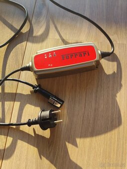 Originální Ferrari nabíječka (CTEK XS 3600) - 2