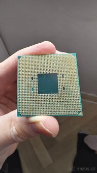Procesor Ryzen 2200g + chladič. - 2