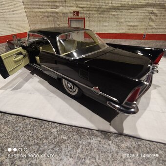 Chrysler 300 c Ertl 1:18 - 2