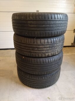 Letní pneu 215/55/R17 - 2