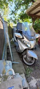 Prodám skútr Suzuki Burgman 650 AN650 R.v. 2005 - 2