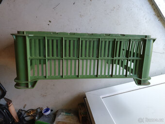 prodám 30ks přepravky OZ15 zelené plast 15kg 60x40x22cm - 2