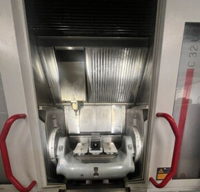 Obráběcí centra - vertikální C 32 U - 2