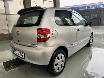 VW Fox - nejnovější model 2011, motor 1,2 44kw, výbava Style - 2