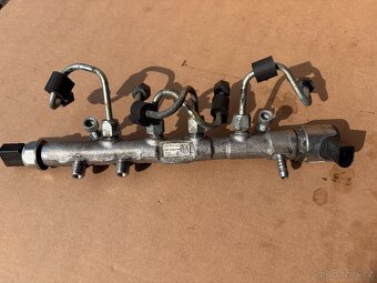 Railová lišta s trubkami OE 03N130093B VW 2.0 Tdi - 2