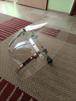 Štít na motorku - 2