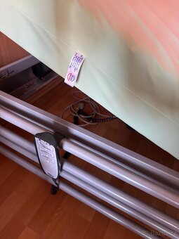 Polohovací zdravotní postel - 2