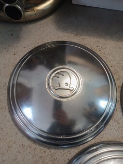 Chromované poklice Škoda - 2