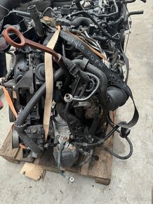 Motor na Volkswagen Crafter 2.0 120 Kw UPSX CKU 018 749 - 2