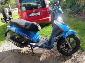 Skútr 125 ccm - 2
