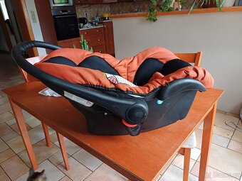 Dětská autosedačka - 2