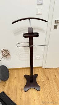 Němý sluha - věšák na oblečení - 2