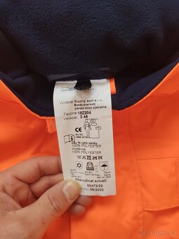 Prodám nové nerozbalené oranžové oblečení vel.M - 2