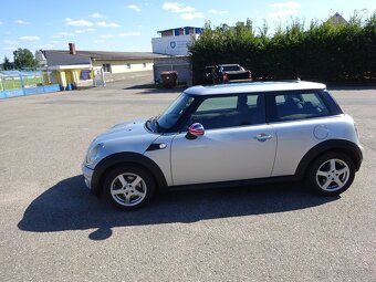 Mini Cooper 1.4i r.v.2007 (70 kw) - 2