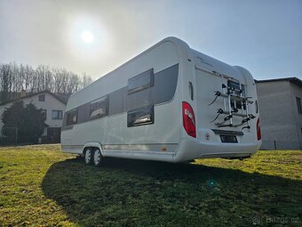 HOBBY Deluxe KMFE - dvojnápravový karavan - 2