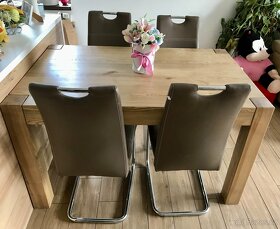 Jasanový jídelní stůl - 2