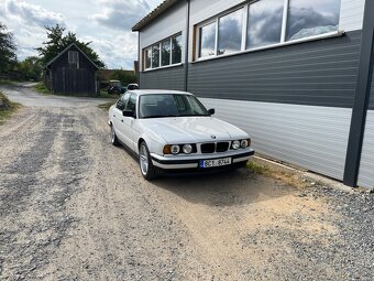 BMW E34 530i V8 manuál samosvor - 2