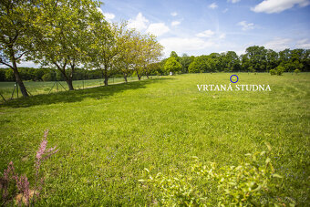 Stavební pozemek u lesa 1400m2 - 2