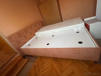 Postel s úložným prostorem - 2