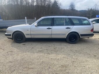 Mercedes E 290TD - 2