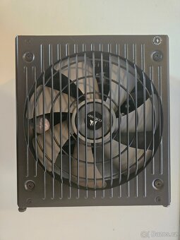 Corsair RM750x (2018) - 2