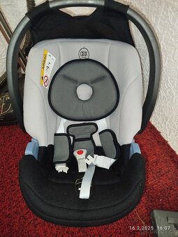 Kočárek s příslušenstvím+autosedačka - 2