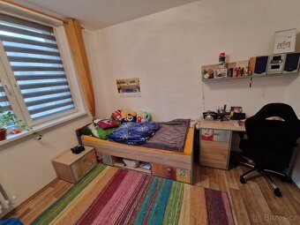 Zánovní sestava nábytku do dětského pokoje - 2