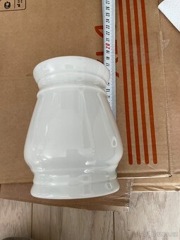 Vintage váza z bílého porcelánu, květník, květináč - 2